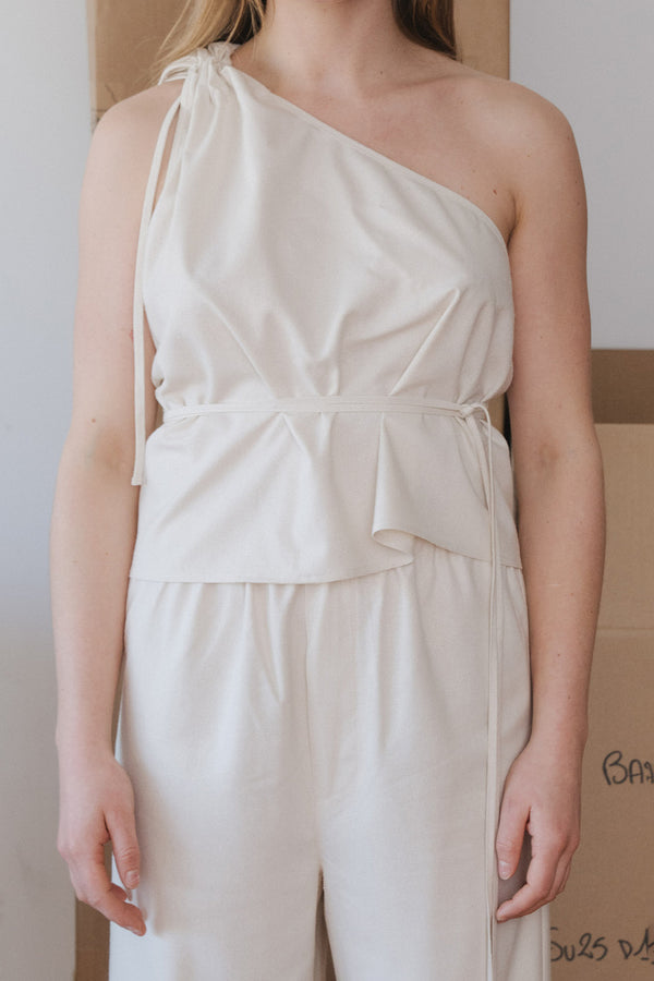 BASERANGE Fall/Winter 2025 VIEW TOP Off-Shoulder Vest BAS-TSVI-WS-AU25-UNDYED